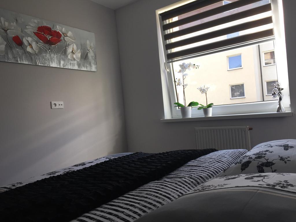 Cztery Pory Roku Apartment Tychy Exterior photo