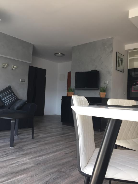 Cztery Pory Roku Apartment Tychy Exterior photo